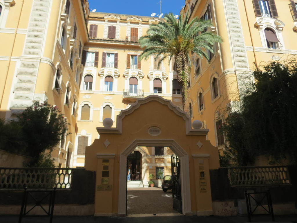 Charming House Rom